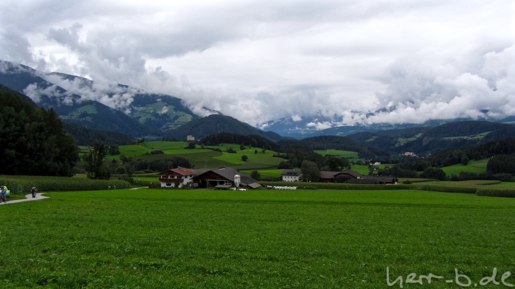 Wolkenverhangenes Südtirol